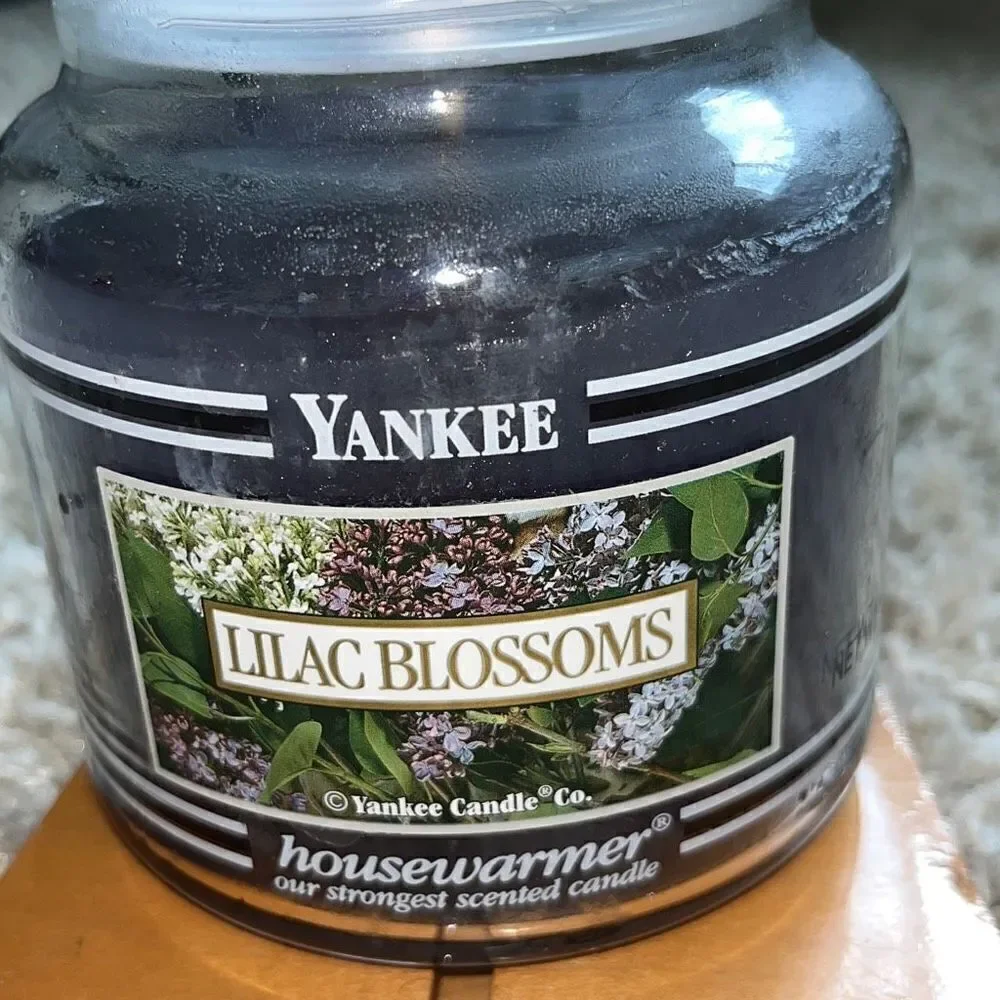 Yankee Candle Lilac Blossoms 14.5 oz Retired Rare Black Band Purple